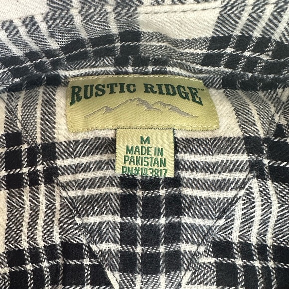Rustic Ridge flannel. Size Medium. - Picture 3 of 6